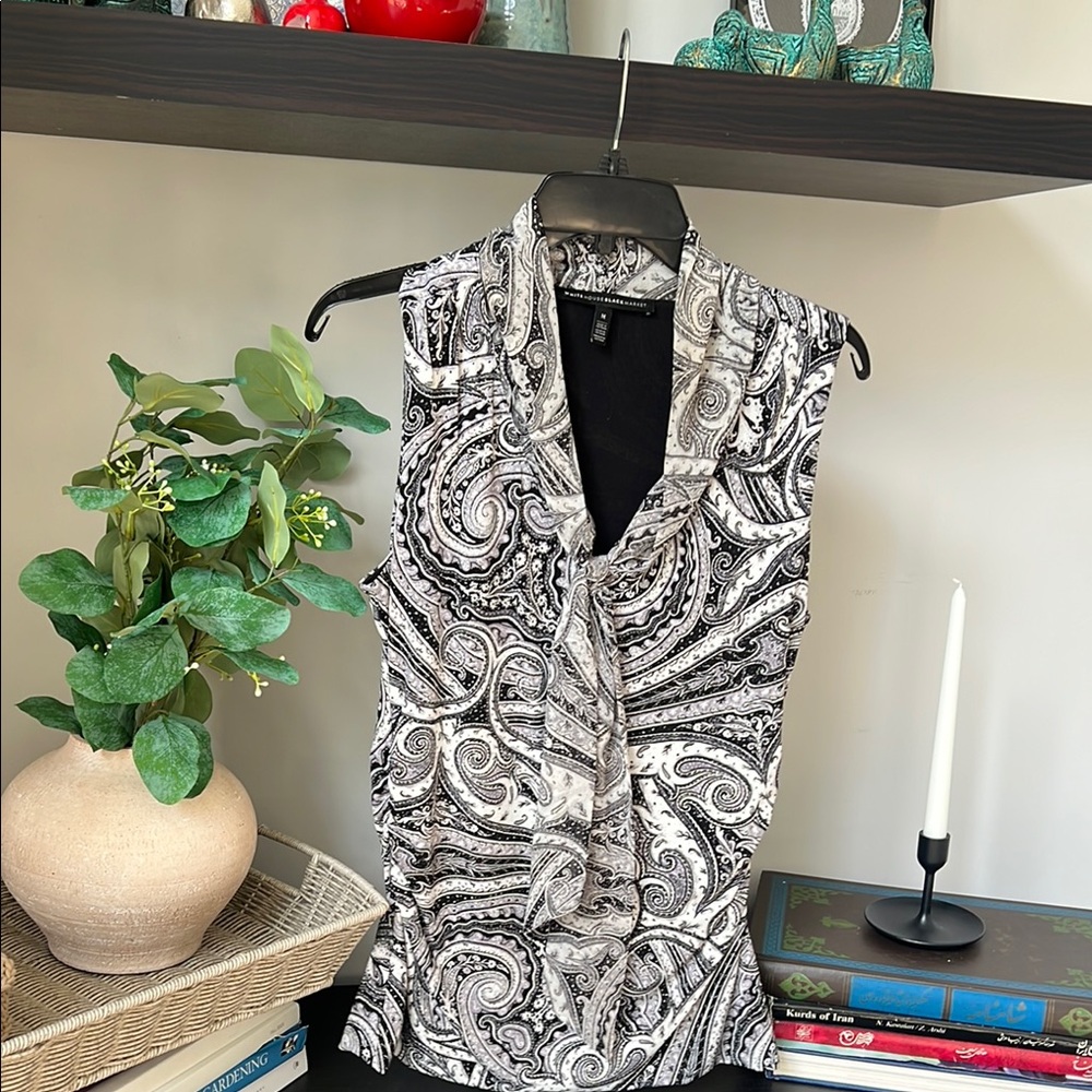 White House Black Market Ascot neckline (M) Black and White Paisley Women's Top